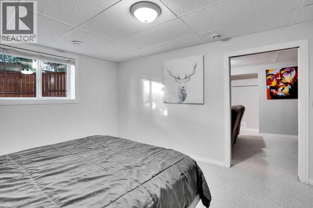 Single Family House 4 Level for Sale in  Wood Valley Place SW Woodbine Calgary 