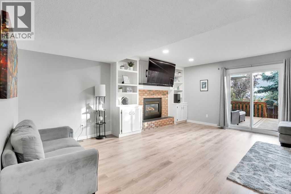 Single Family House 4 Level for Sale in  Wood Valley Place SW Woodbine Calgary 