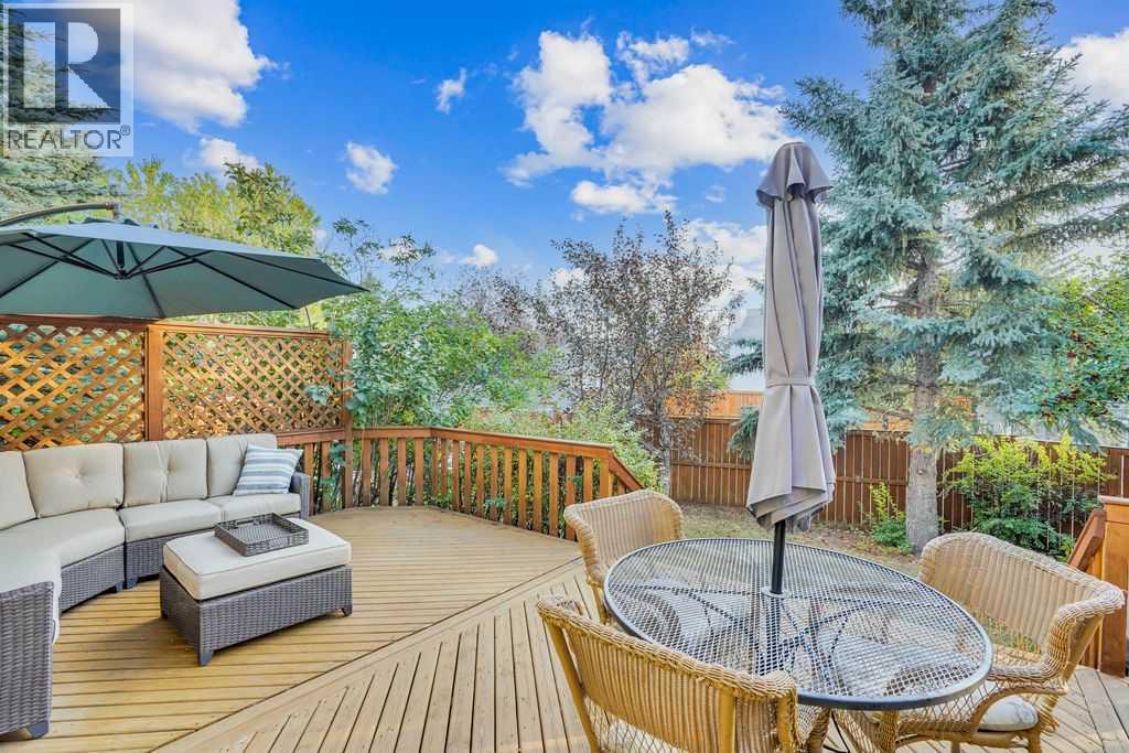 Single Family House 4 Level for Sale in  Wood Valley Place SW Woodbine Calgary 