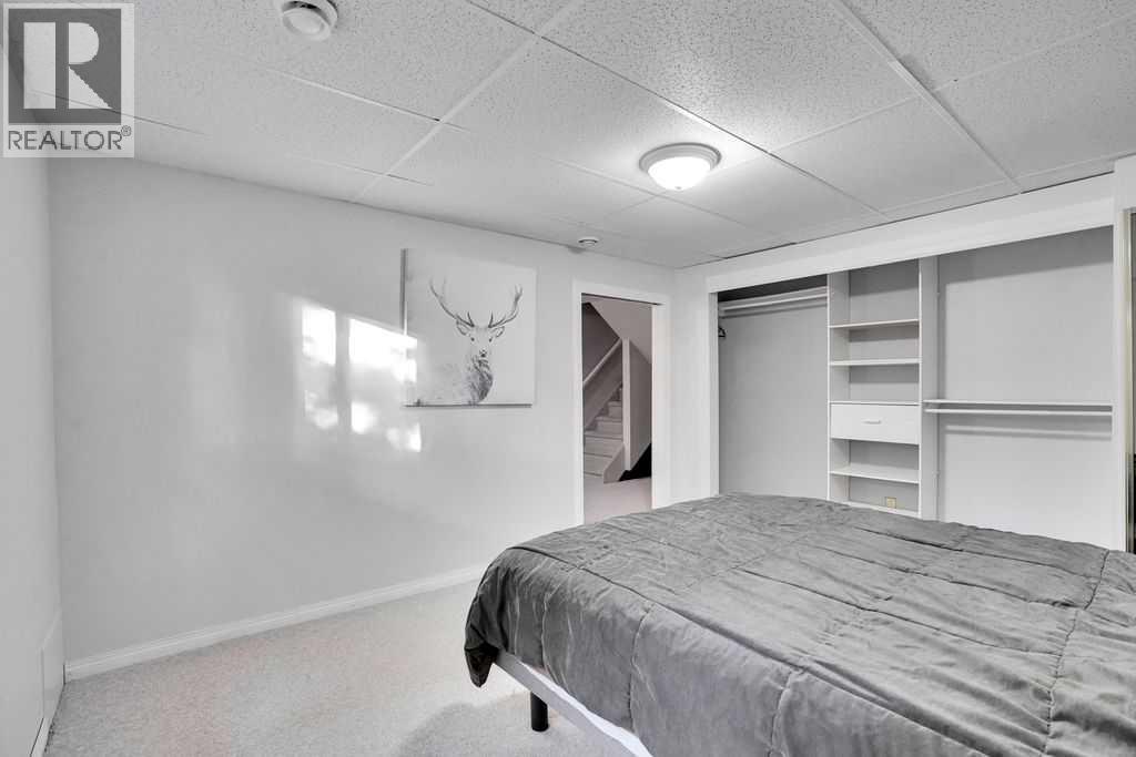 Single Family House 4 Level for Sale in  Wood Valley Place SW Woodbine Calgary 