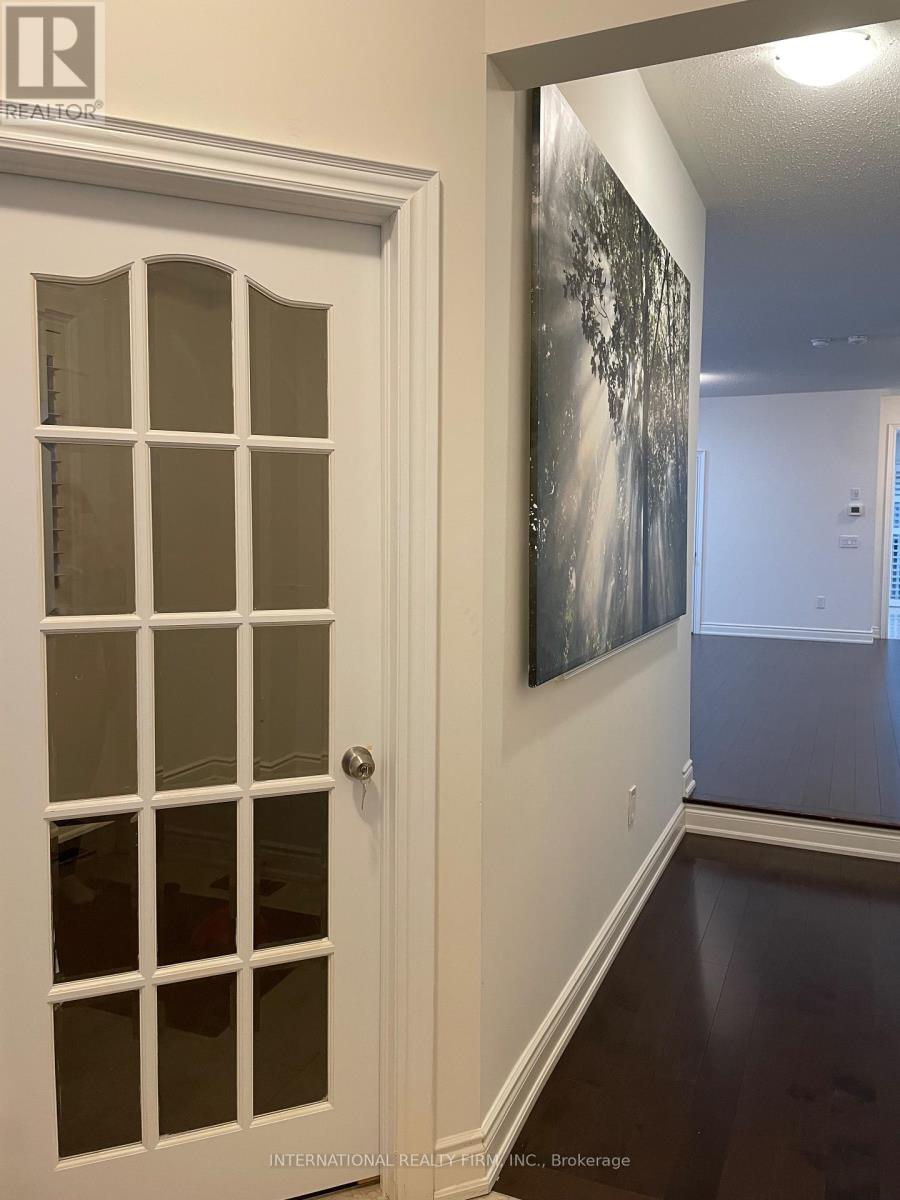 221 ETHERIDGE AVENUE N - Photo 5 of 36, Milton (FO Ford), Ontario