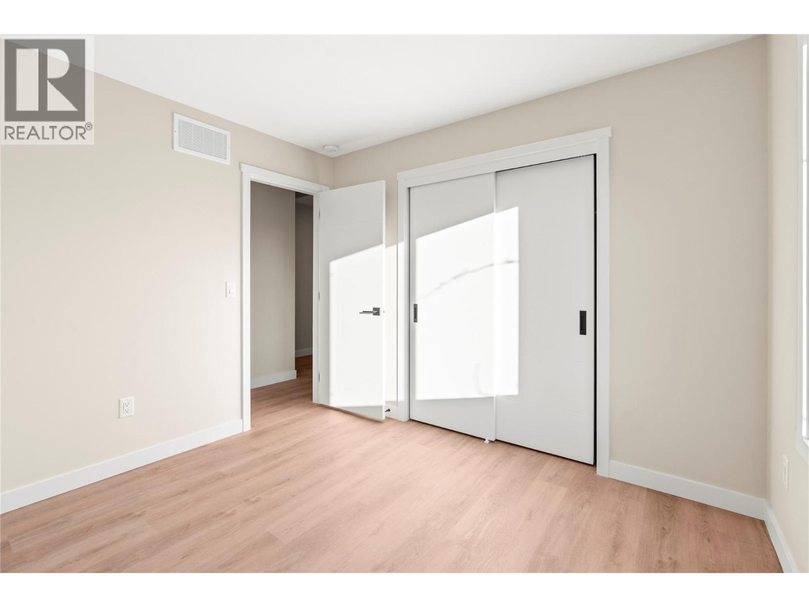 3 3907 26 Street, Vernon