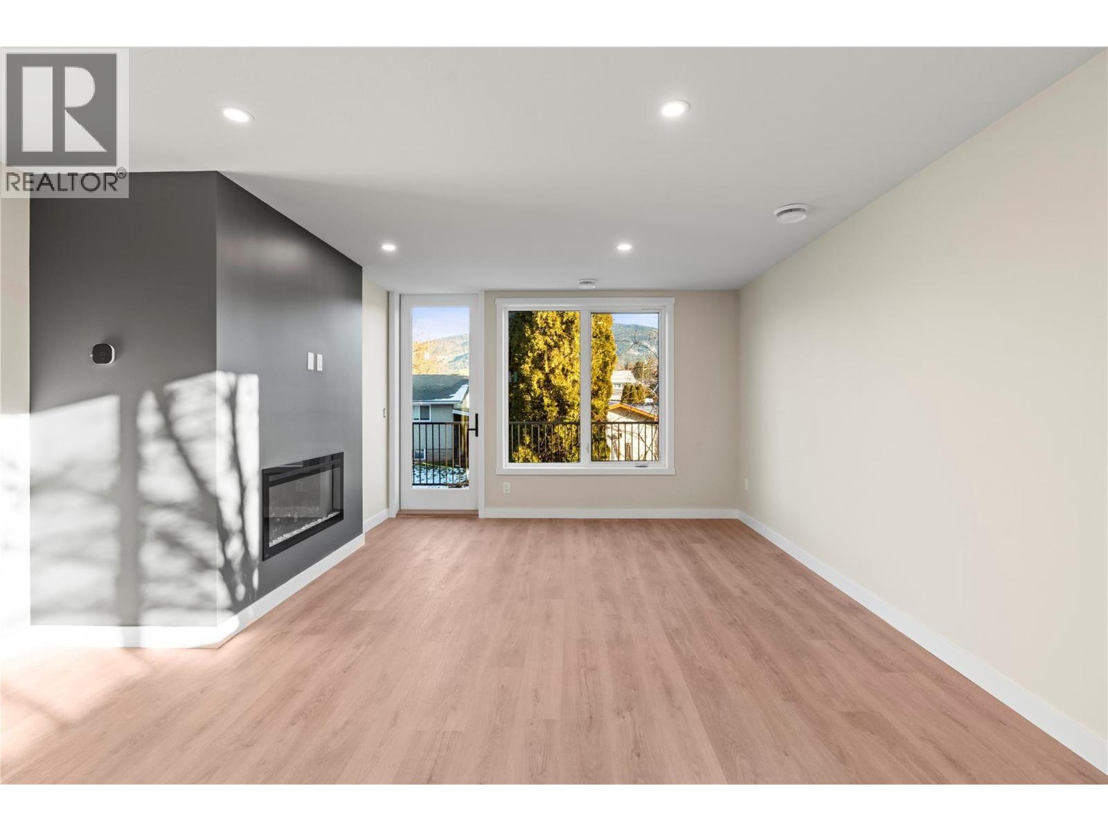 3 3907 26 Street, Vernon