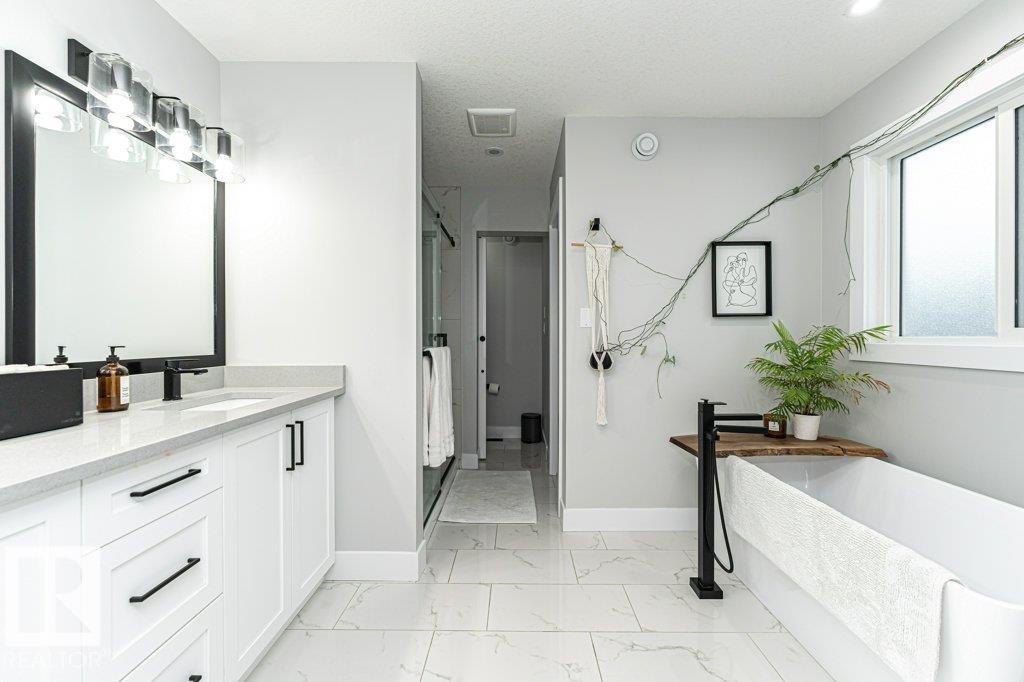 14 WILSON CL, Fort Saskatchewan