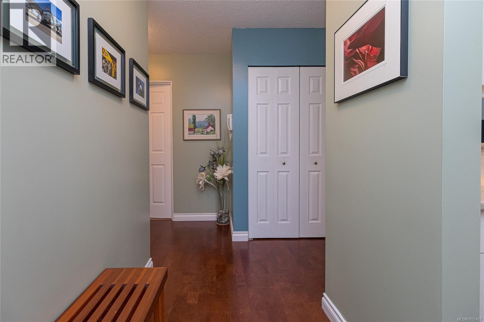 307 2050 White Birch Rd, Sidney