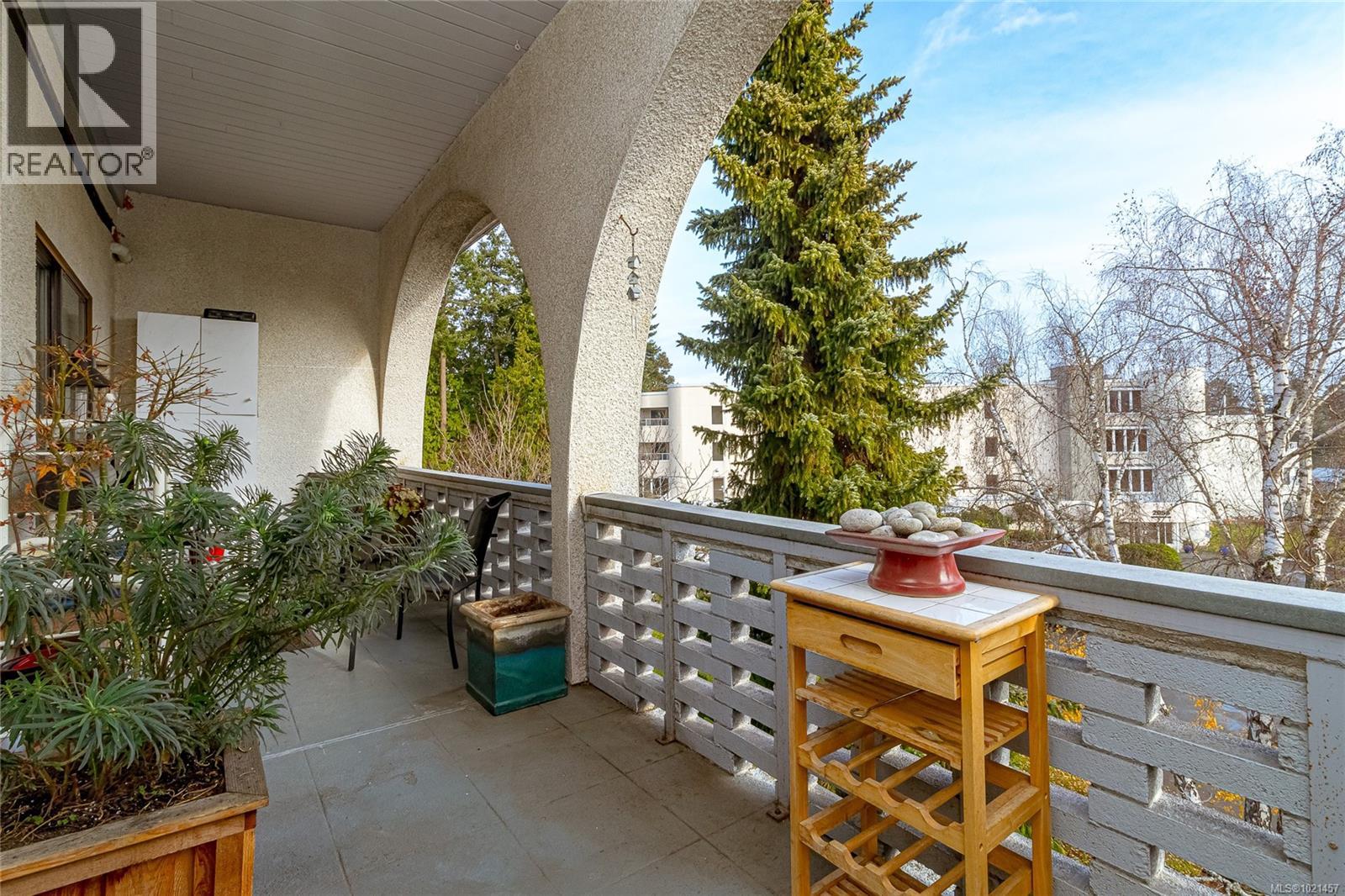 307 2050 White Birch Rd, Sidney