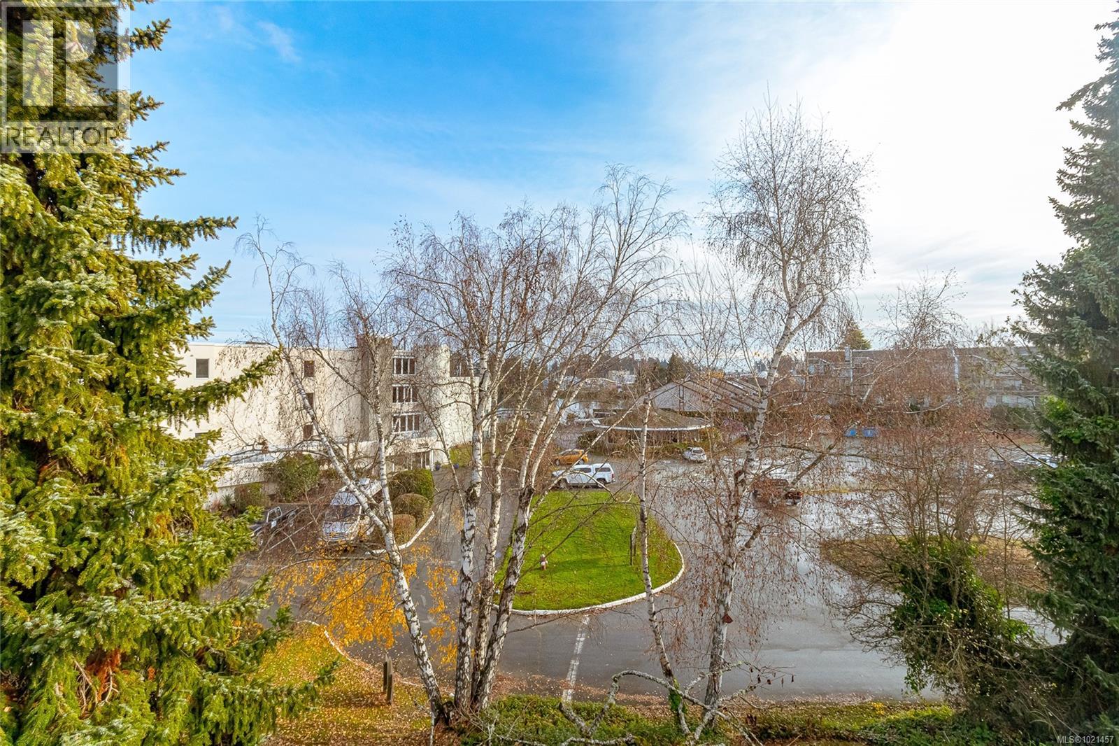 307 2050 White Birch Rd, Sidney