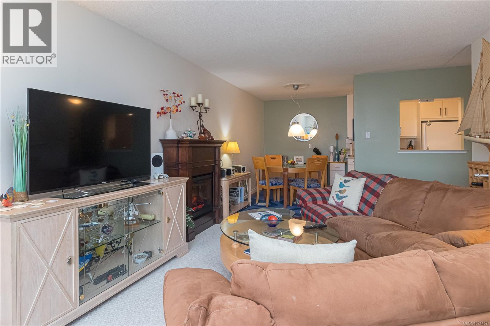 307 2050 White Birch Rd, Sidney