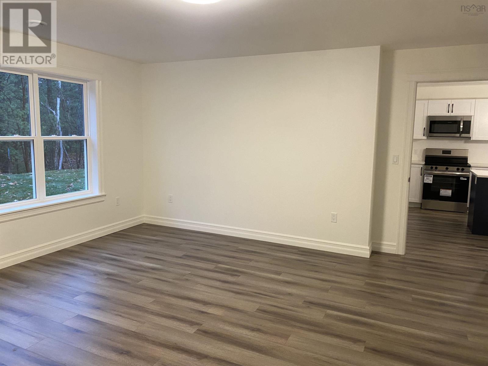 Property 17 of 25 of 552 GLEN ALLAN Drive