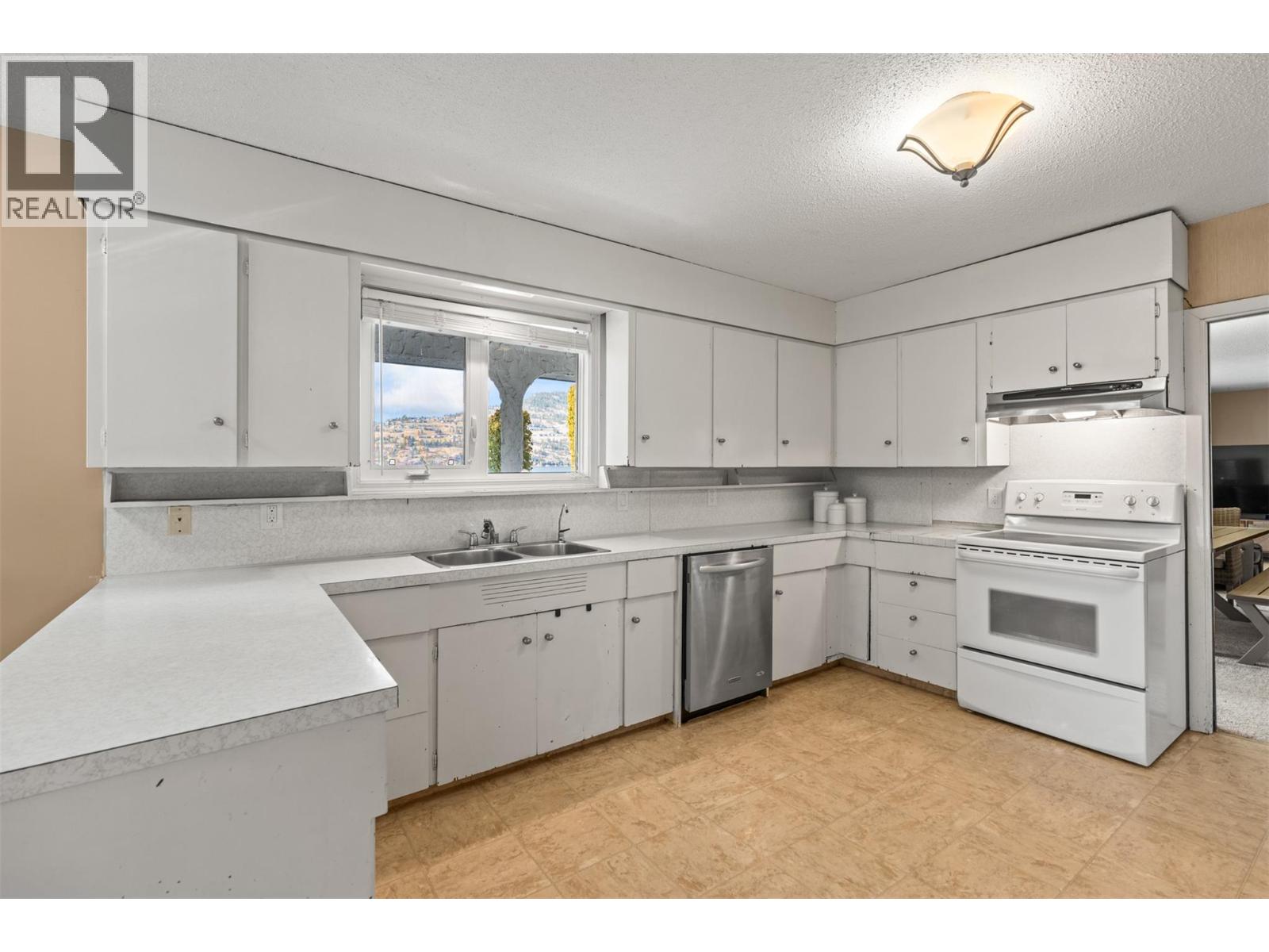  8997 Peters Road, Vernon