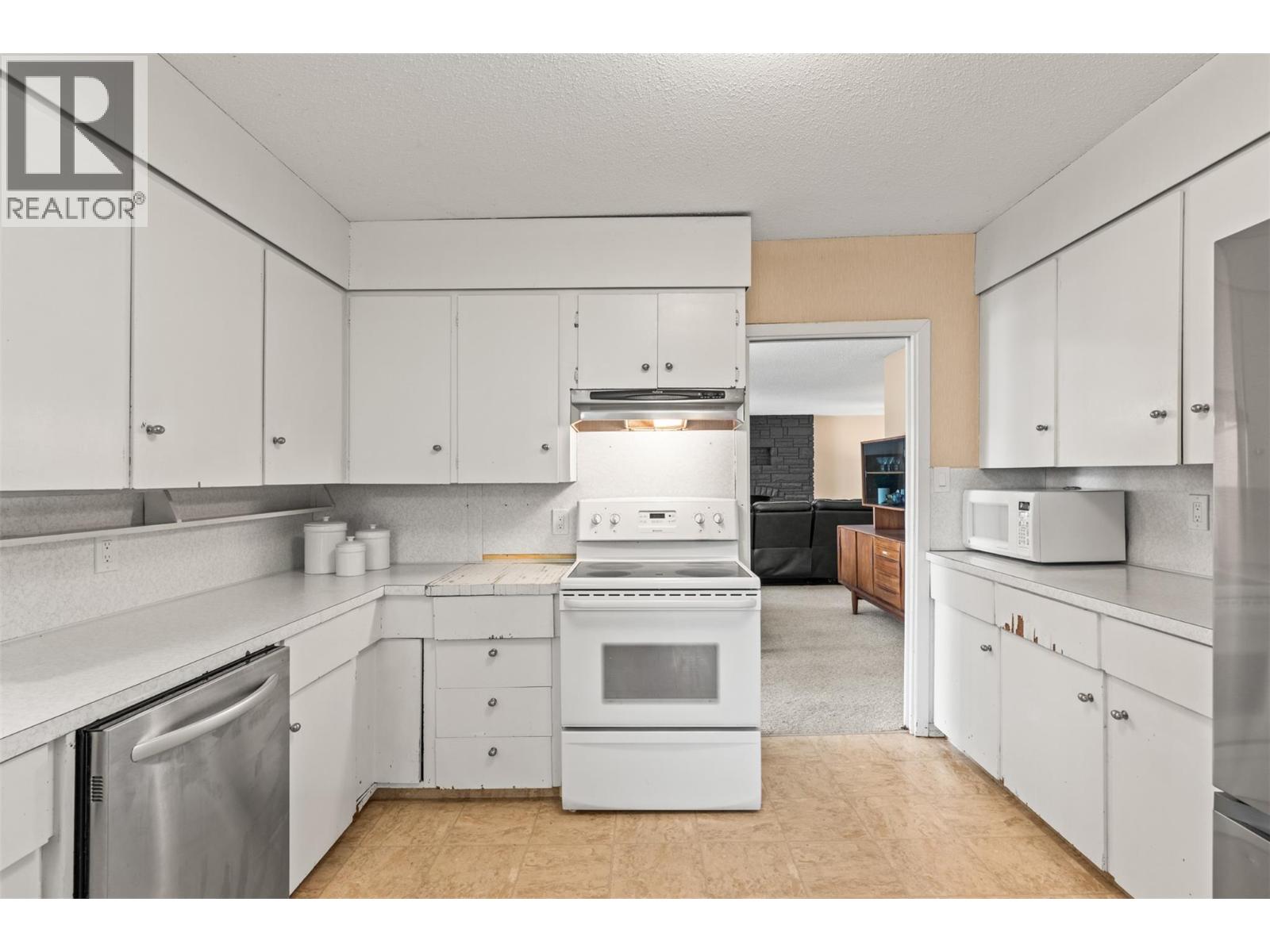  8997 Peters Road, Vernon