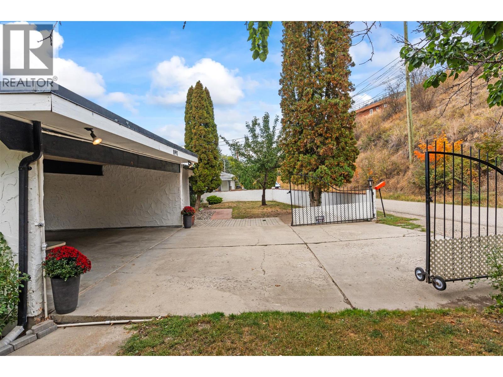  8997 Peters Road, Vernon