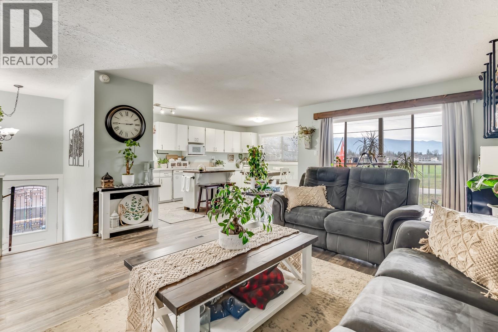  305A Kildonan Avenue, Enderby