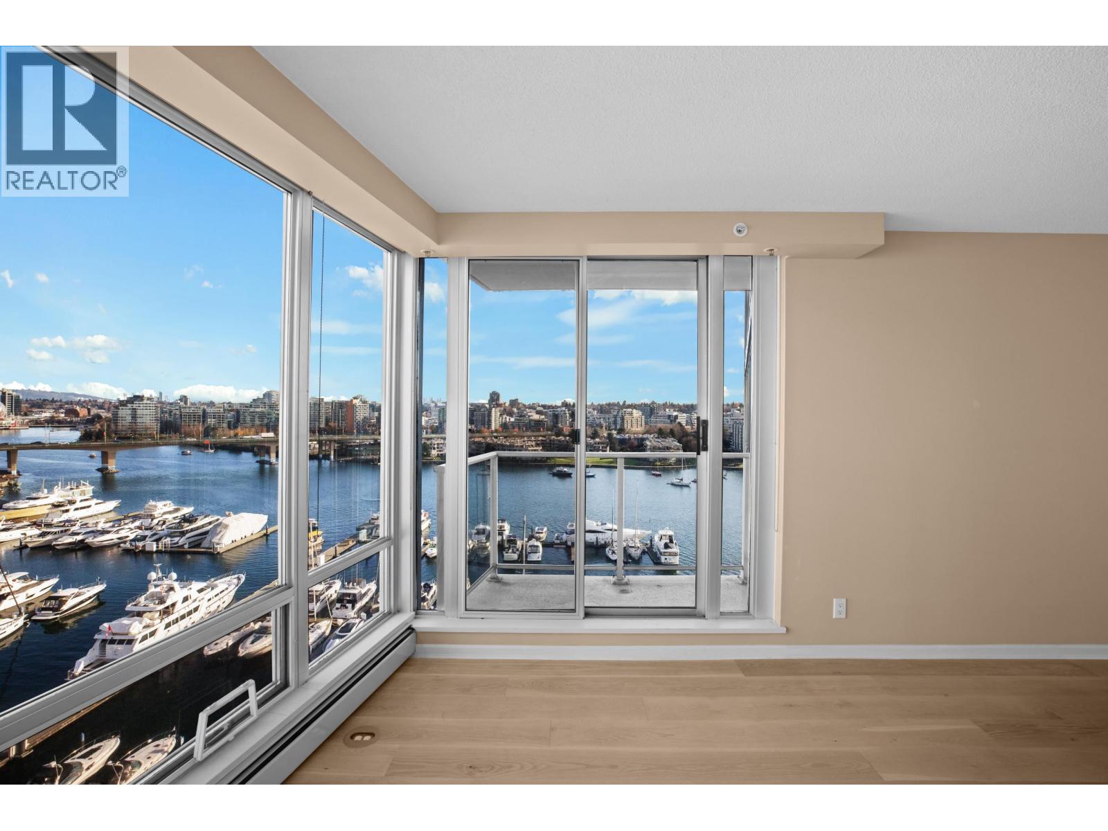 1601 1228 MARINASIDE CRESCENT - Photo 3 of 23, Vancouver, British Columbia