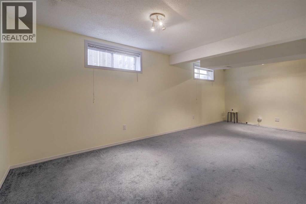 Single Family House for Sale in  Saddlemead Green NE Saddle Ridge Calgary 