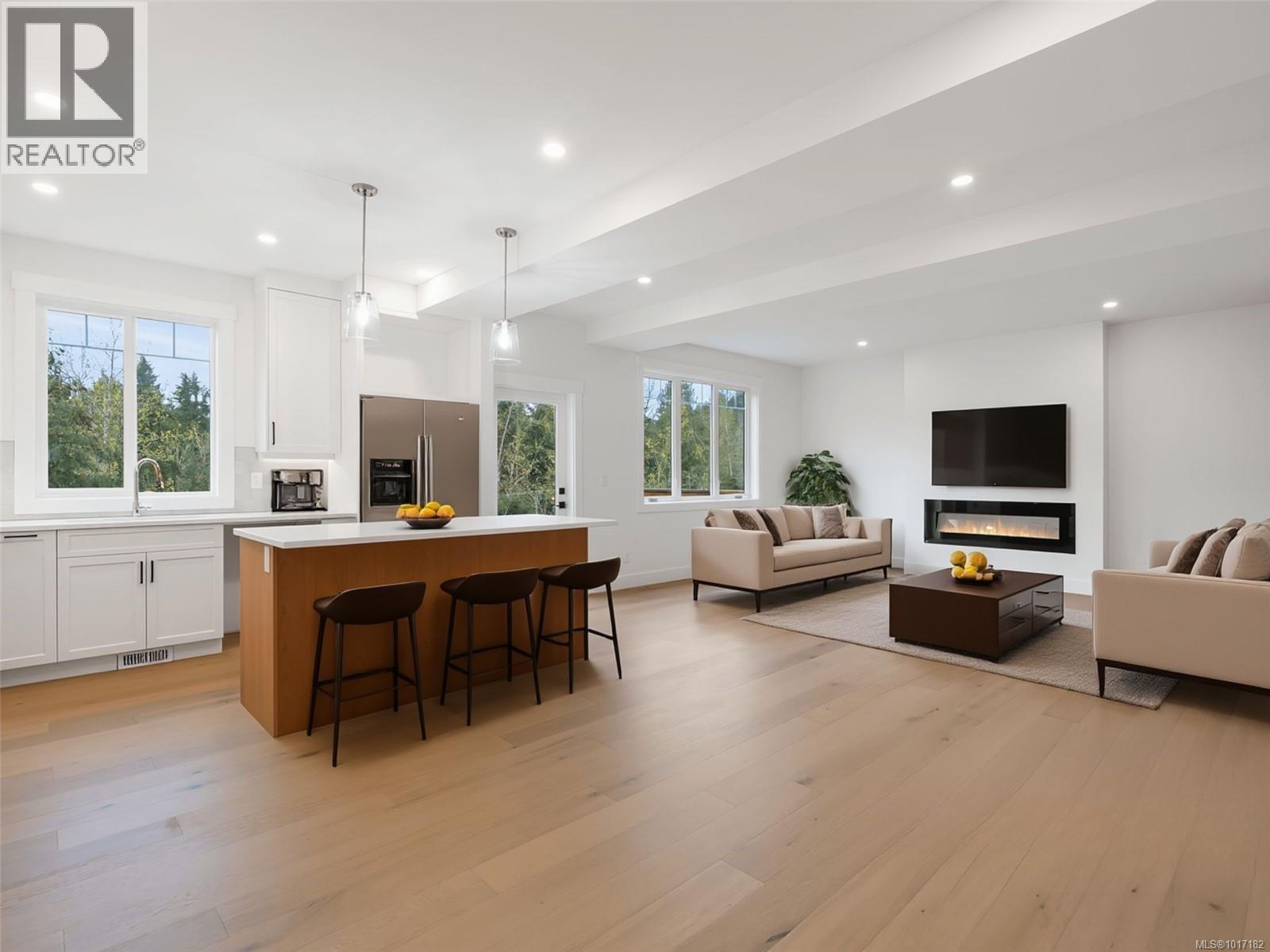 1037 Rozzano Pl, Ladysmith