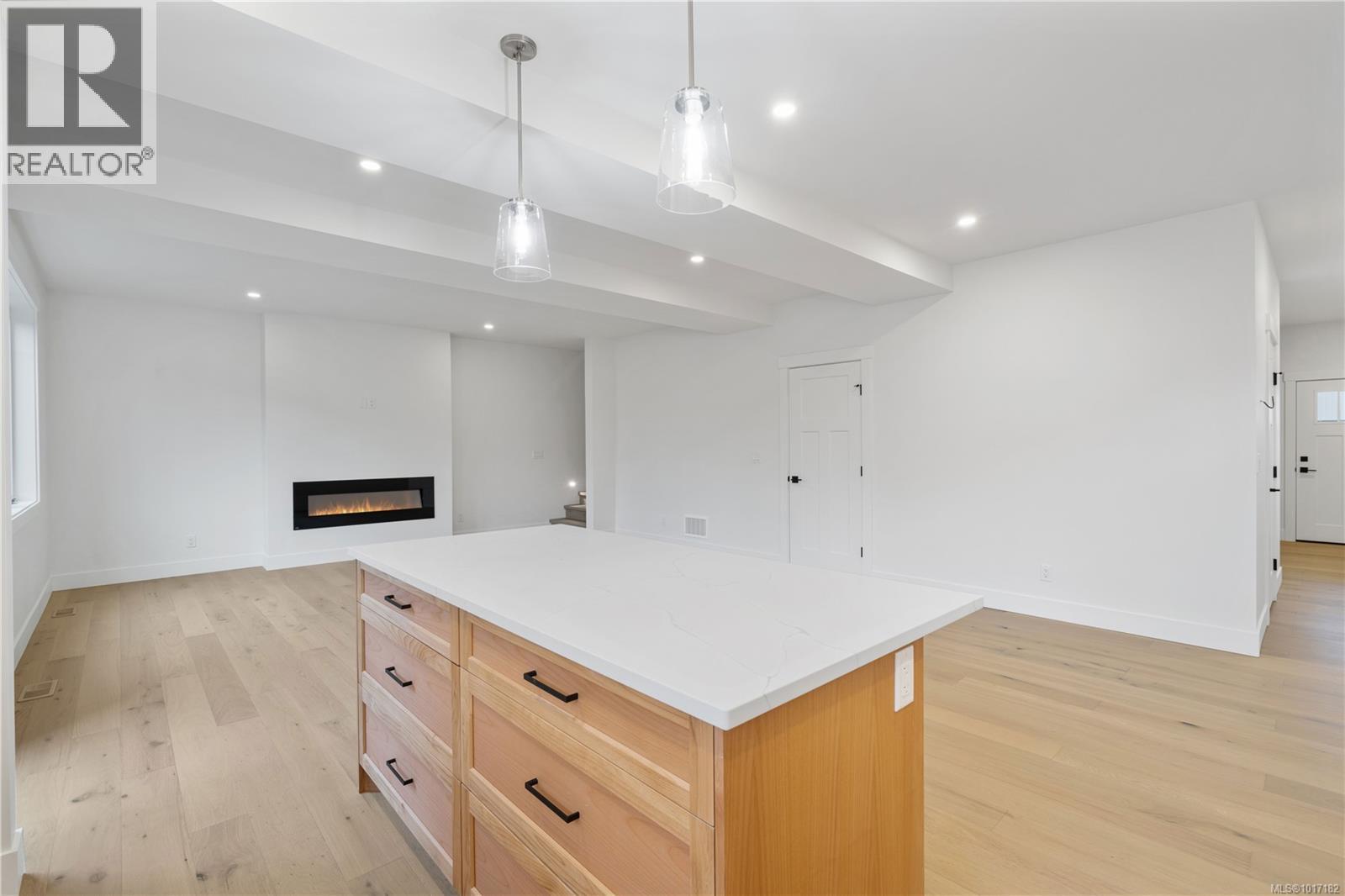 1037 Rozzano Pl, Ladysmith