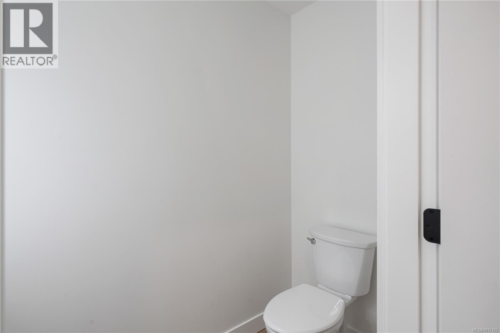 1037 Rozzano Pl, Ladysmith