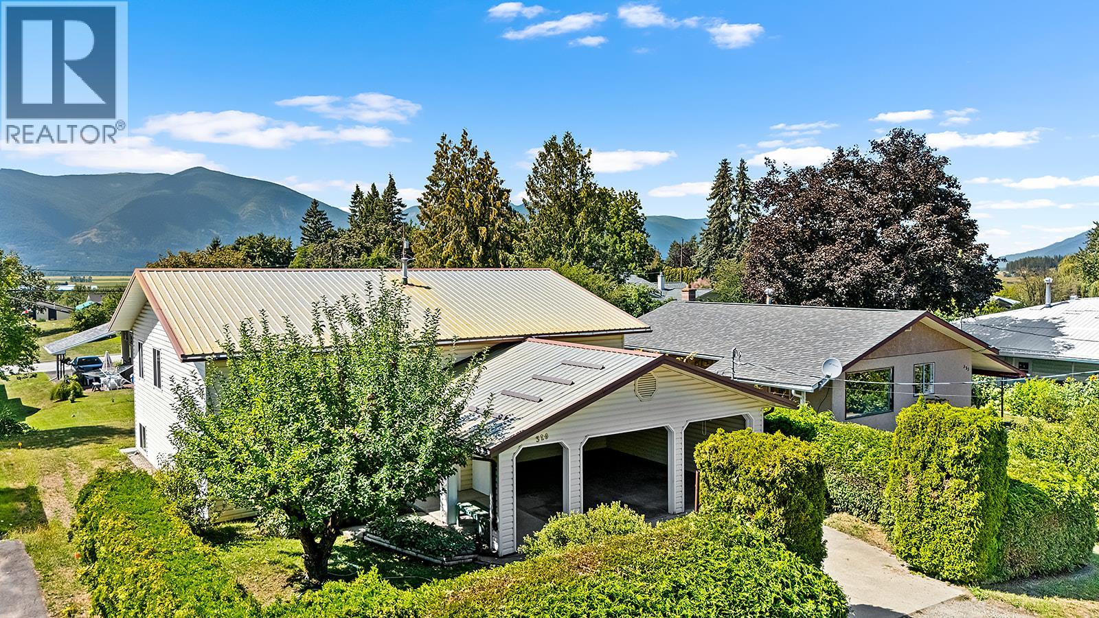 329 6th Ave S Avenue, Creston