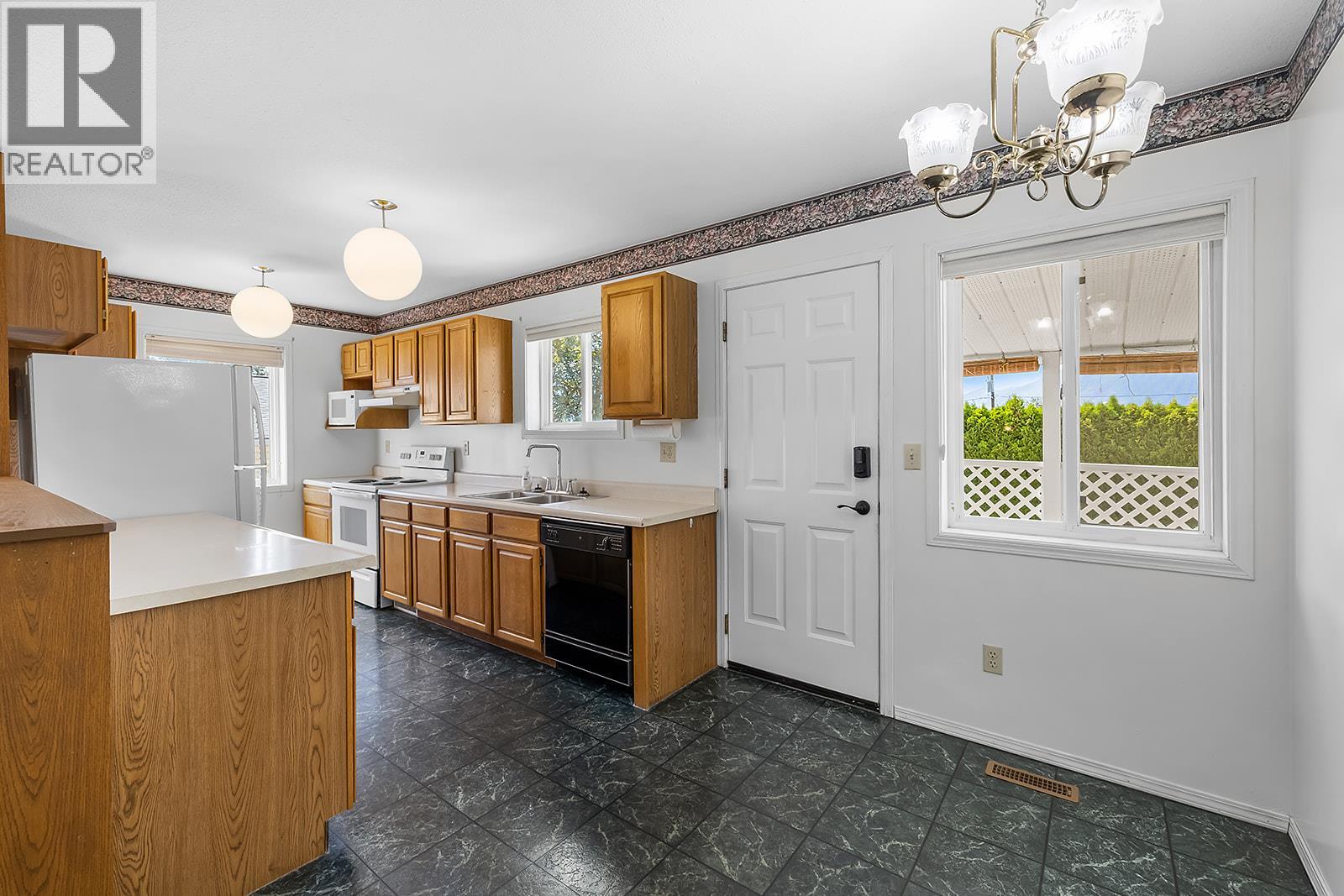 329 6th Ave S Avenue, Creston