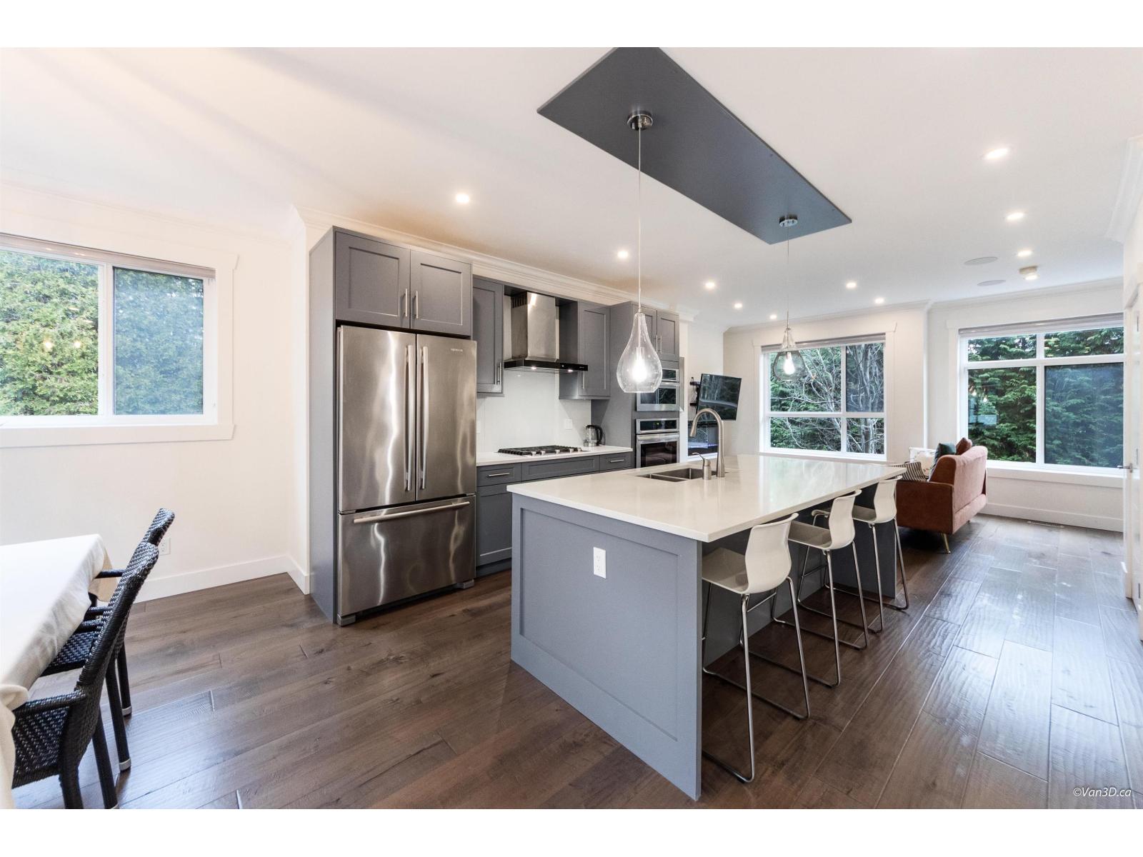 3 15885 16 AVENUE, Surrey