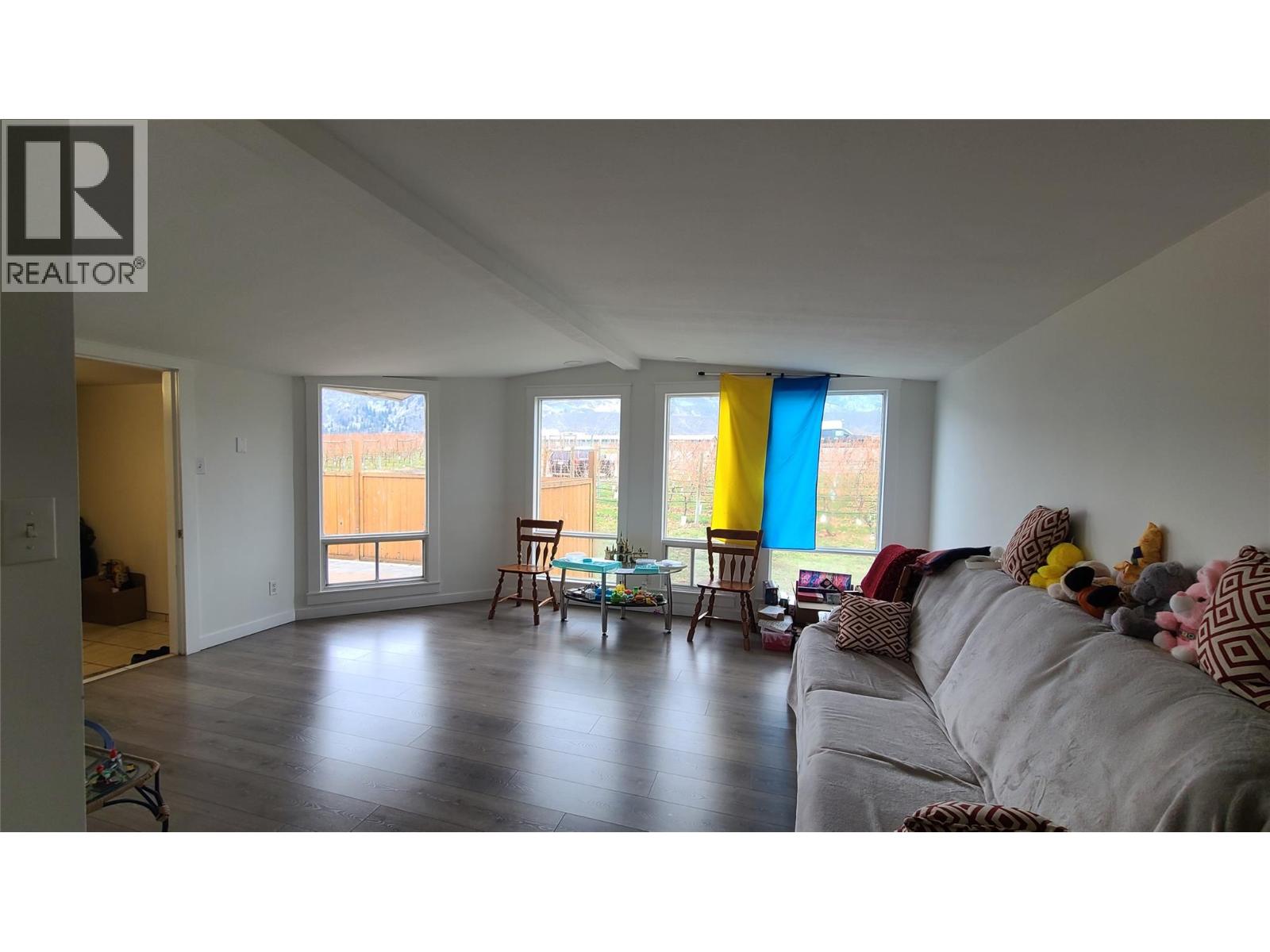  7361 Tucelnuit Drive, Oliver