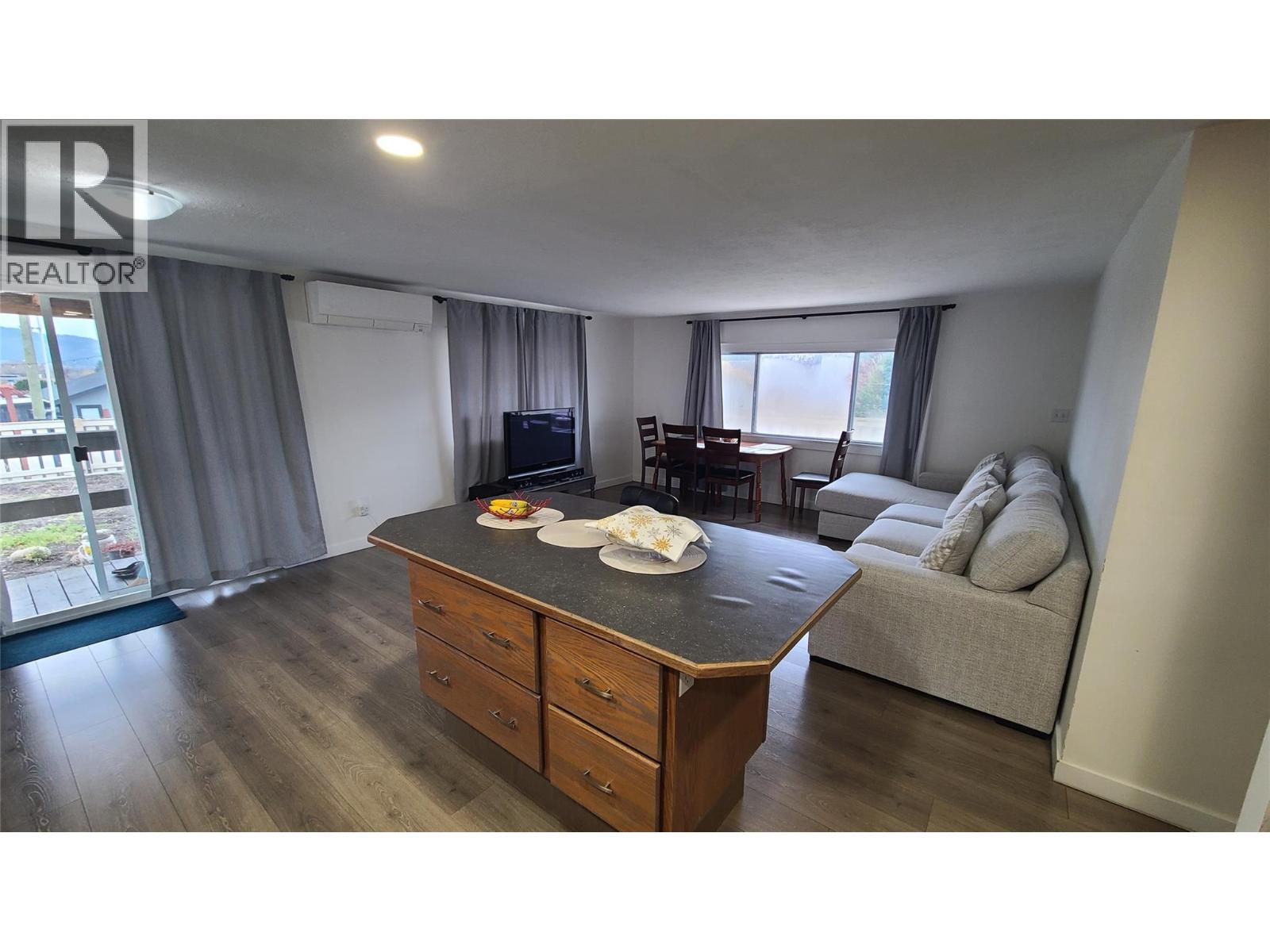  7361 Tucelnuit Drive, Oliver