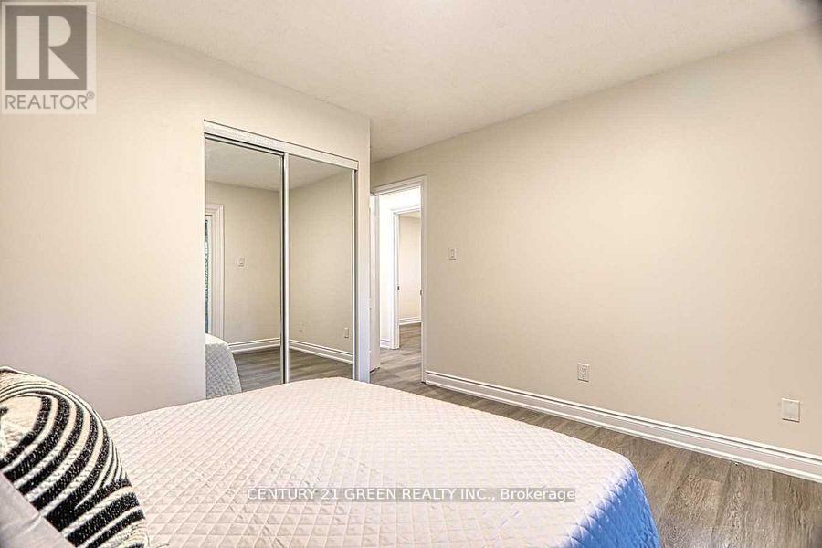 164 GARDINER DRIVE - 14