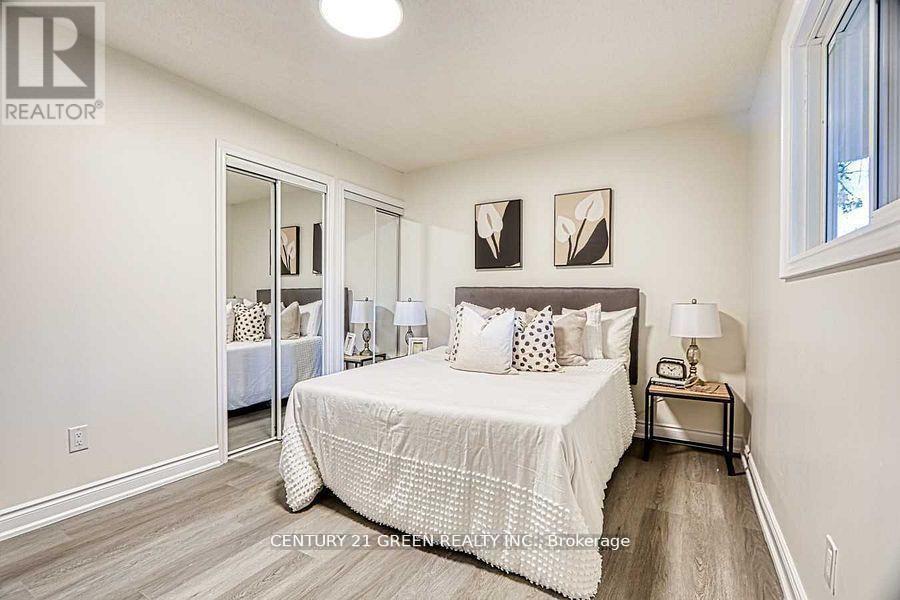 164 GARDINER DRIVE - 16