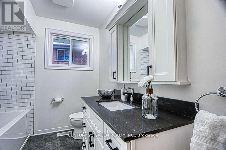 164 GARDINER DRIVE - 20