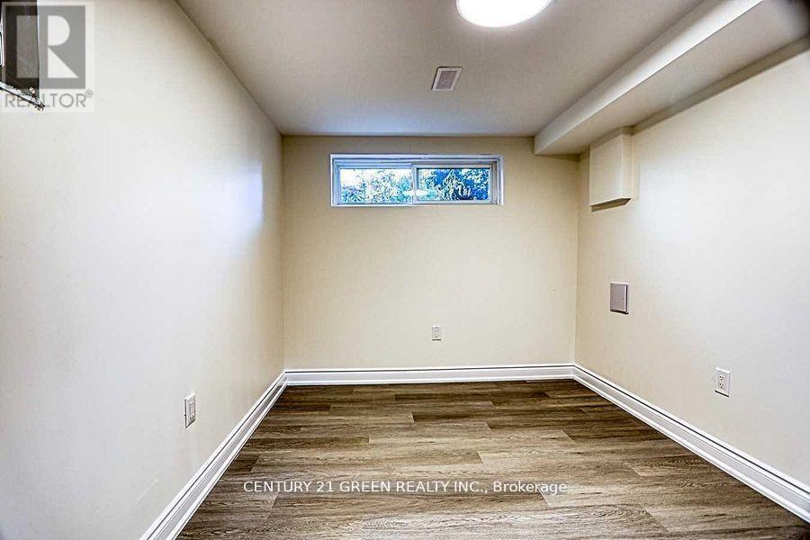 164 GARDINER DRIVE - 30