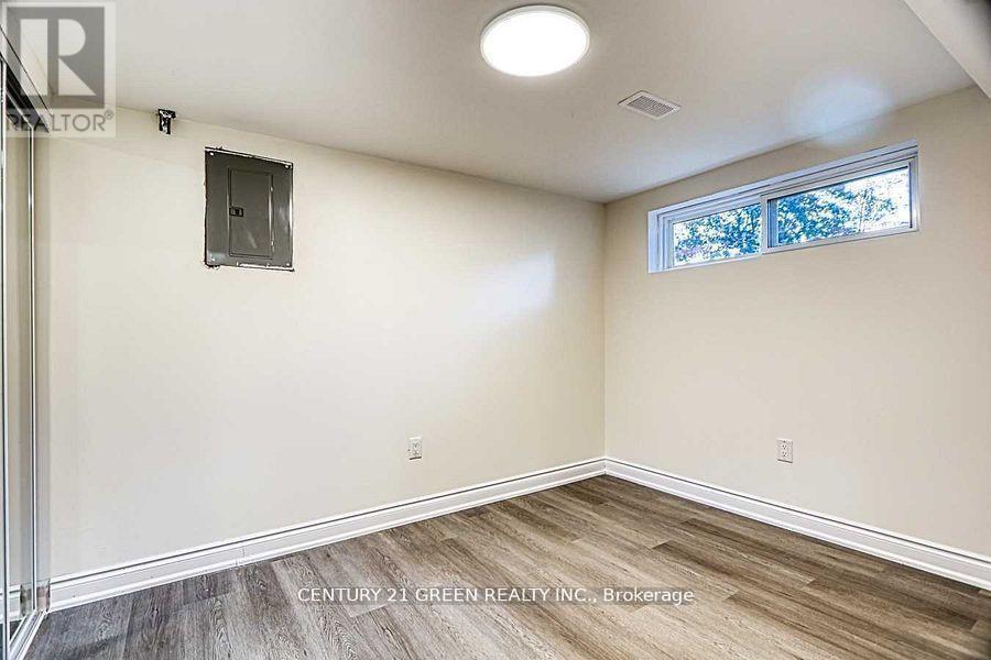 164 GARDINER DRIVE - 31
