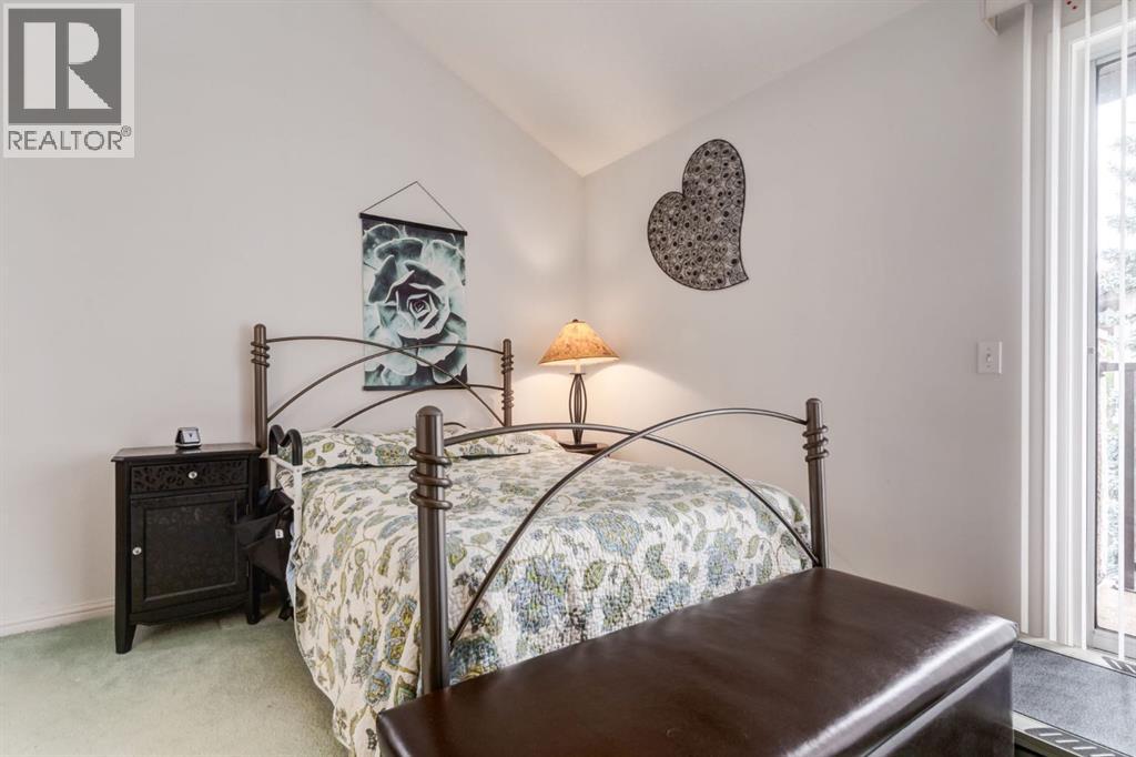 Single Family House for Sale in   Sirocco Drive SW Signal Hill Calgary 