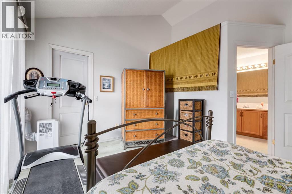 Single Family House for Sale in   Sirocco Drive SW Signal Hill Calgary 