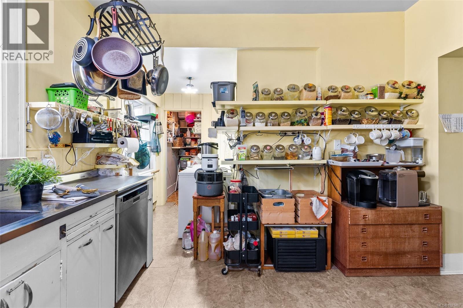  1043/1045 Belmont Avenue, Victoria