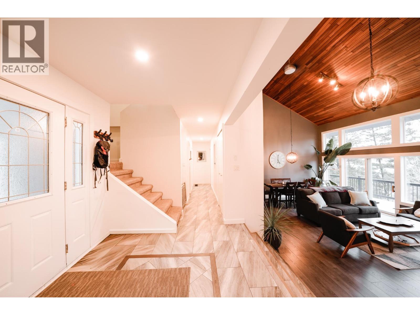 2124 SOUTH LAKESIDE DRIVE, Williams Lake