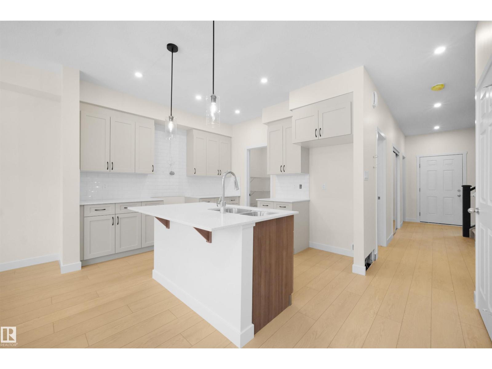 17631 46 ST NW, Edmonton