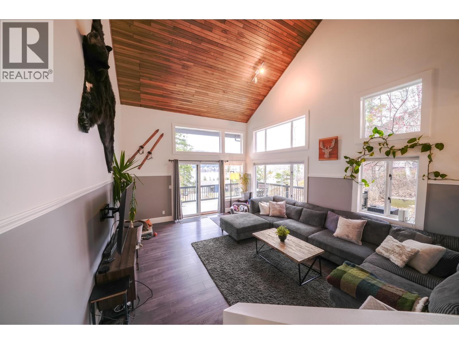 2124 SOUTH LAKESIDE DRIVE, Williams Lake