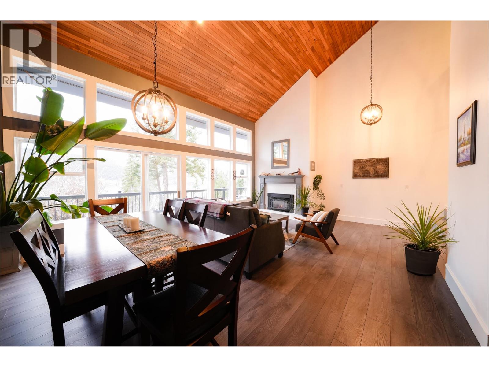 2124 SOUTH LAKESIDE DRIVE, Williams Lake