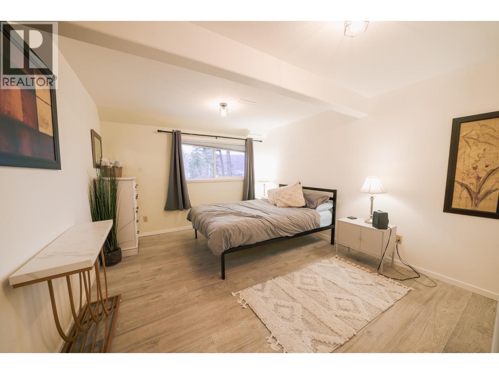 2124 SOUTH LAKESIDE DRIVE, Williams Lake