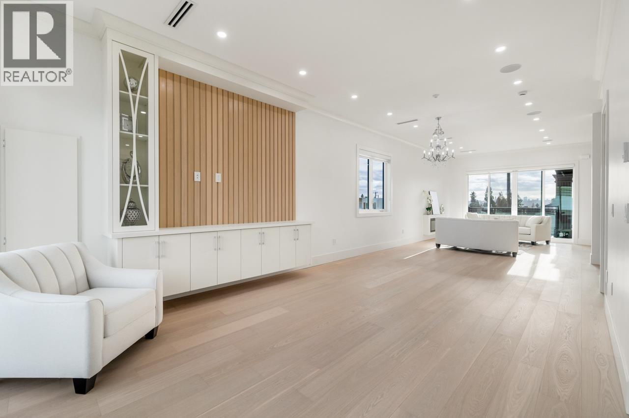 2 6691 WINCH STREET, Burnaby