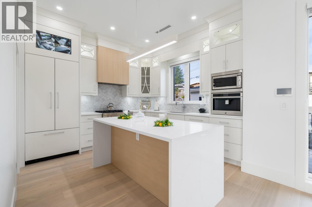 2 6691 WINCH STREET, Burnaby