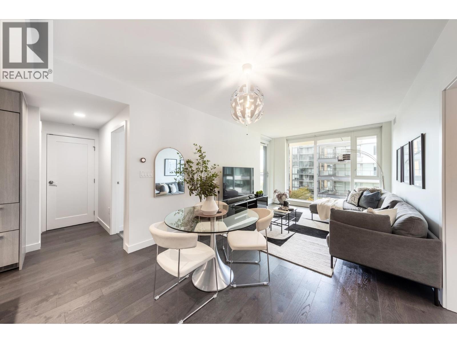 #902-3331 NO. 3 Road, Richmond