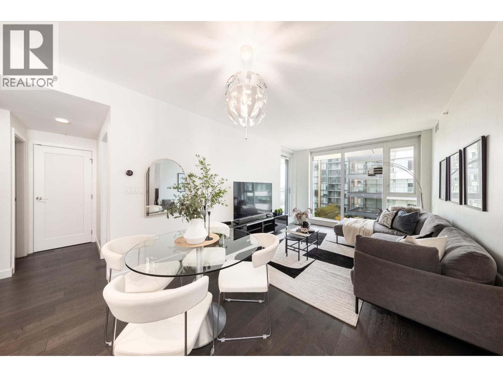 #902-3331 NO. 3 Road, Richmond