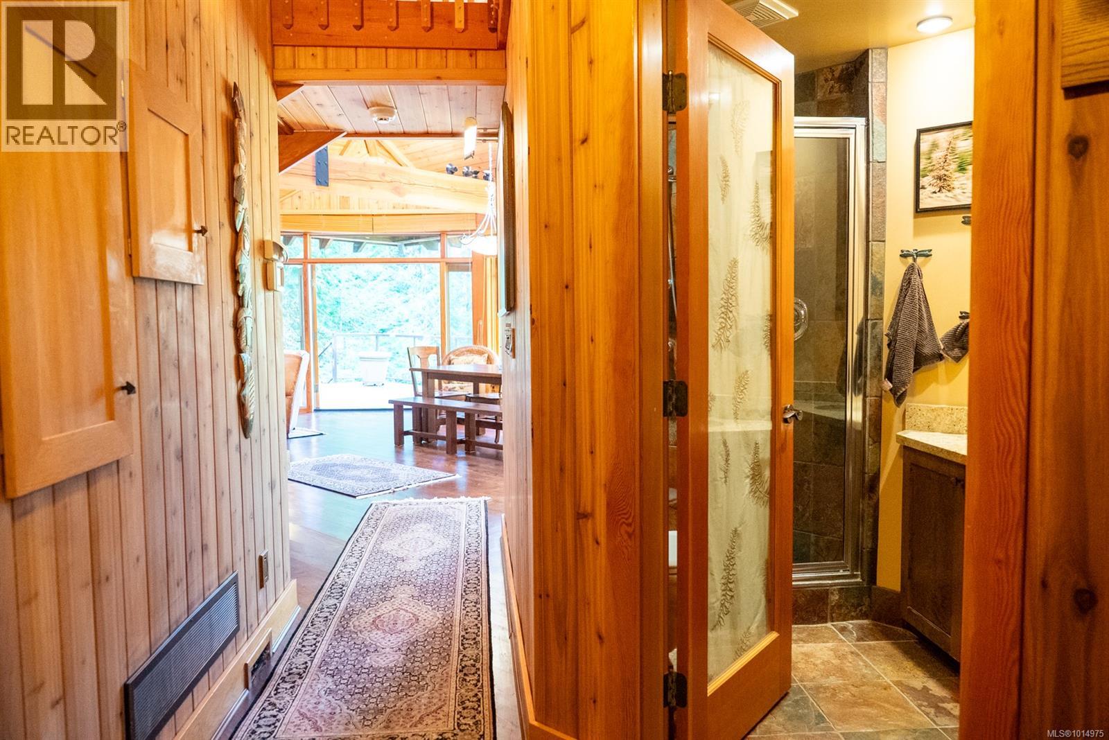 8807 Ainslie Point Rd, Pender Island