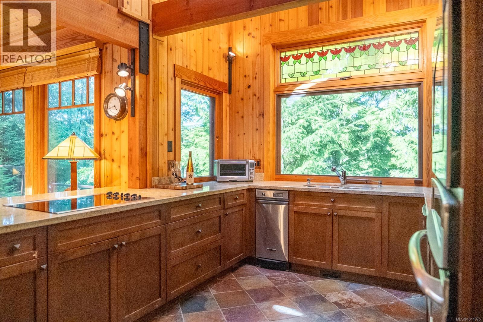 8807 Ainslie Point Rd, Pender Island