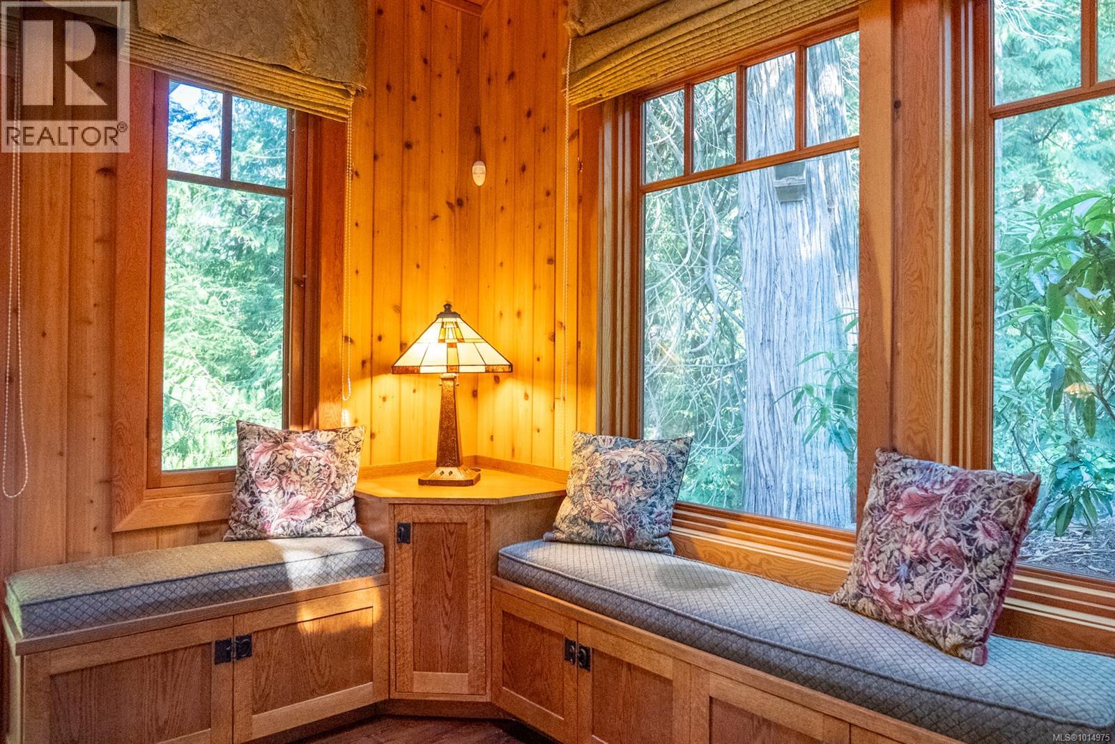 8807 Ainslie Point Rd, Pender Island