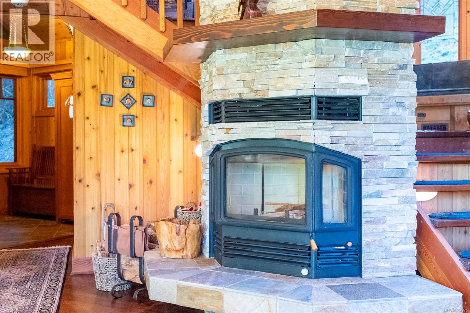 8807 Ainslie Point Rd, Pender Island