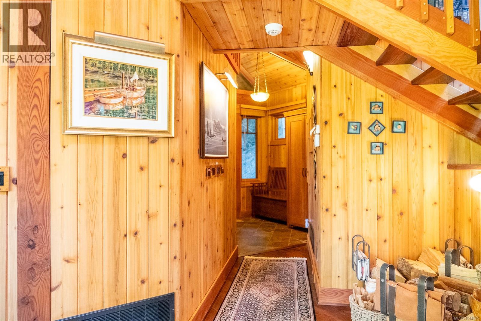 8807 Ainslie Point Rd, Pender Island