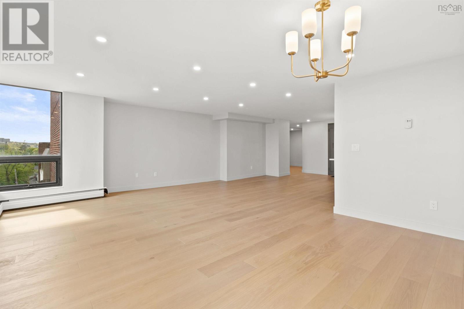 Property 12 of 37 of 406 6369 Coburg Road